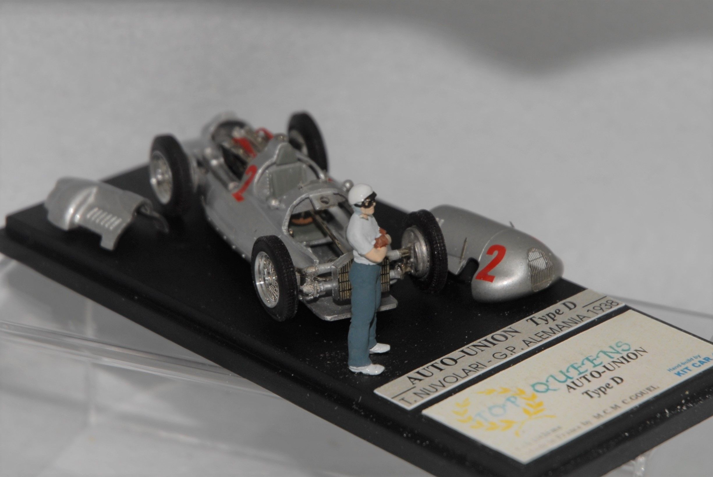 Auto Union Type D #2 T. Nuvolari Alemania 1938 (capos abiertos / con figura) 1:43 Kit Car 43 - Image 4
