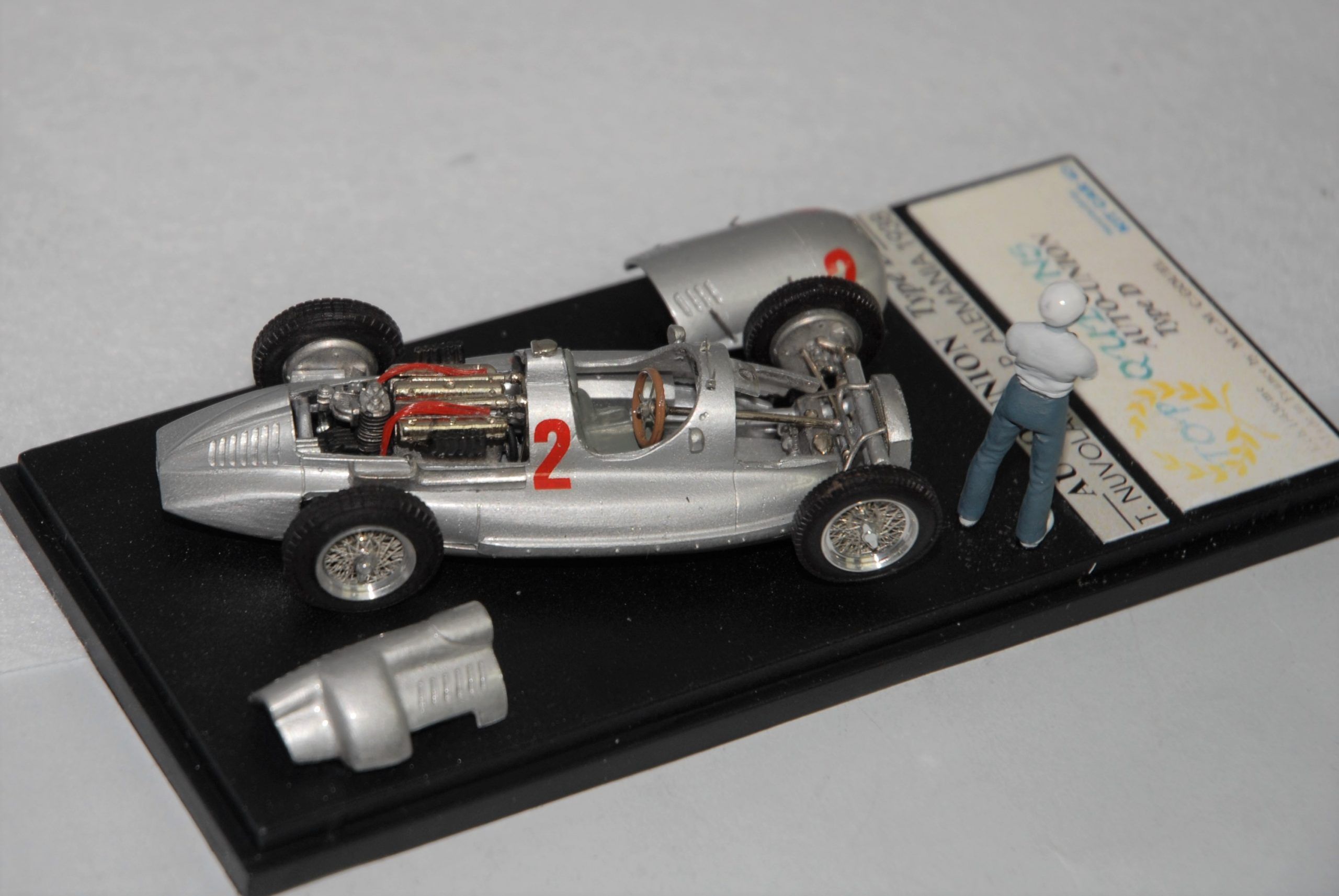Auto Union Type D #2 T. Nuvolari Alemania 1938 (capos abiertos / con figura) 1:43 Kit Car 43 - Image 3