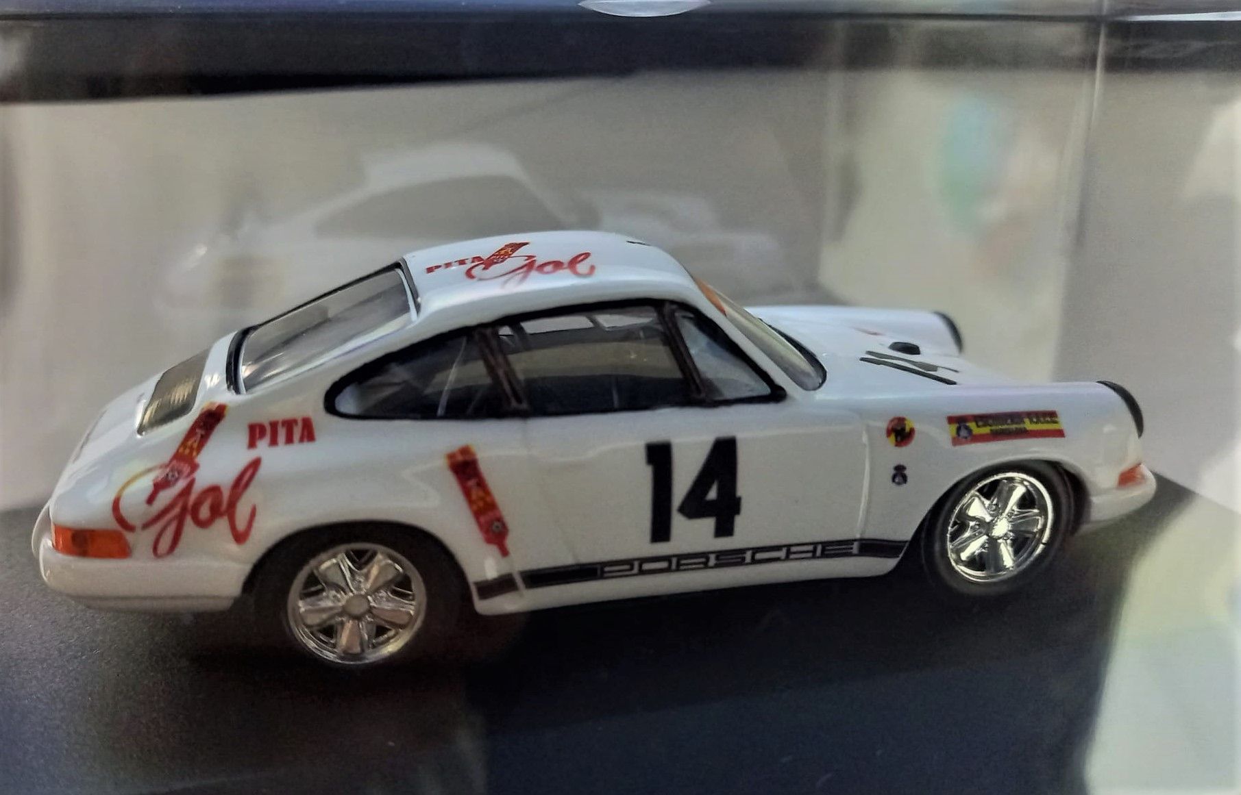 Porsche 911R #14 S. Cañellas/J. Pla 12h Barcelona Montjuïc 1969 1:43 Kit Car 43 - Image 2
