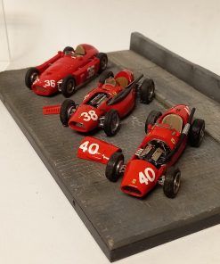 Set Ferrari #40 500F2 #38 555-Supersqualo #36 D-50 F1 años 50 (con vitrina metacr.)  1:43 Kit Car 43 - Image 3