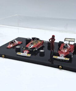 Set Ferrari 312T2 #11 (abierto) N.Lauda (World Ch.) con figura, y #21 G.Villeneuve (G.P.Canadá) F1 1977 (con vitrina metacr.)  1:43 Kit Car 43 - Image 3