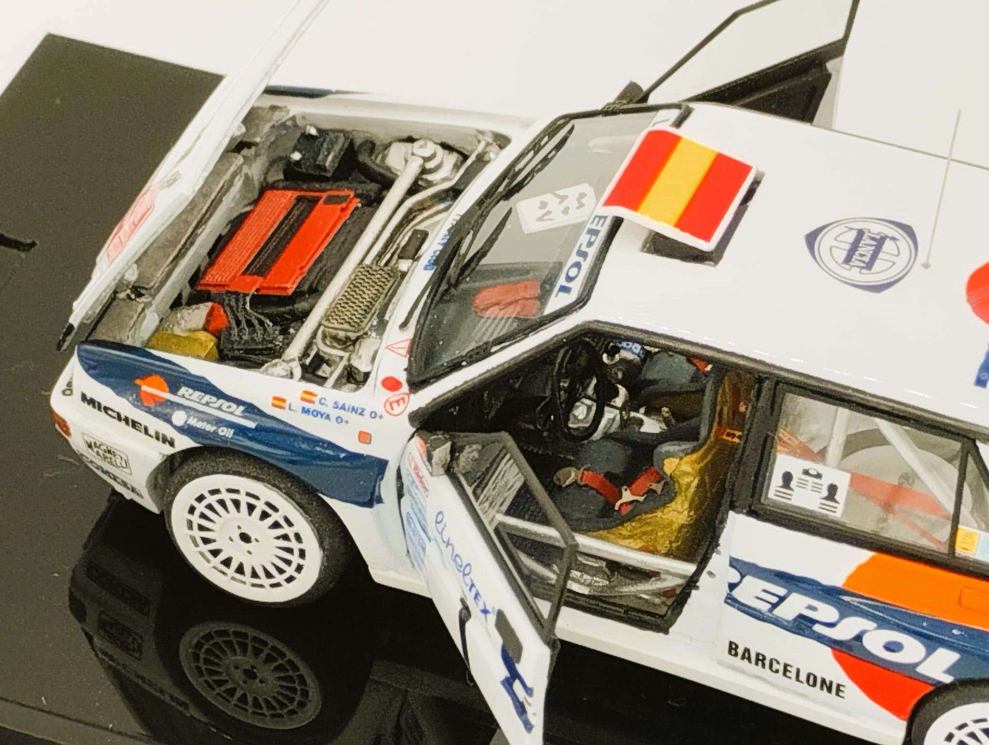 LANCIA DELTA INTEGRALE "REPSOL" #1 C.SAINZ R.MONTE CARLO 1993 (ABIERTO/OPEN)(con vitrina metacrilato abrible) 1:43 KIT CAR 43 - Image 2