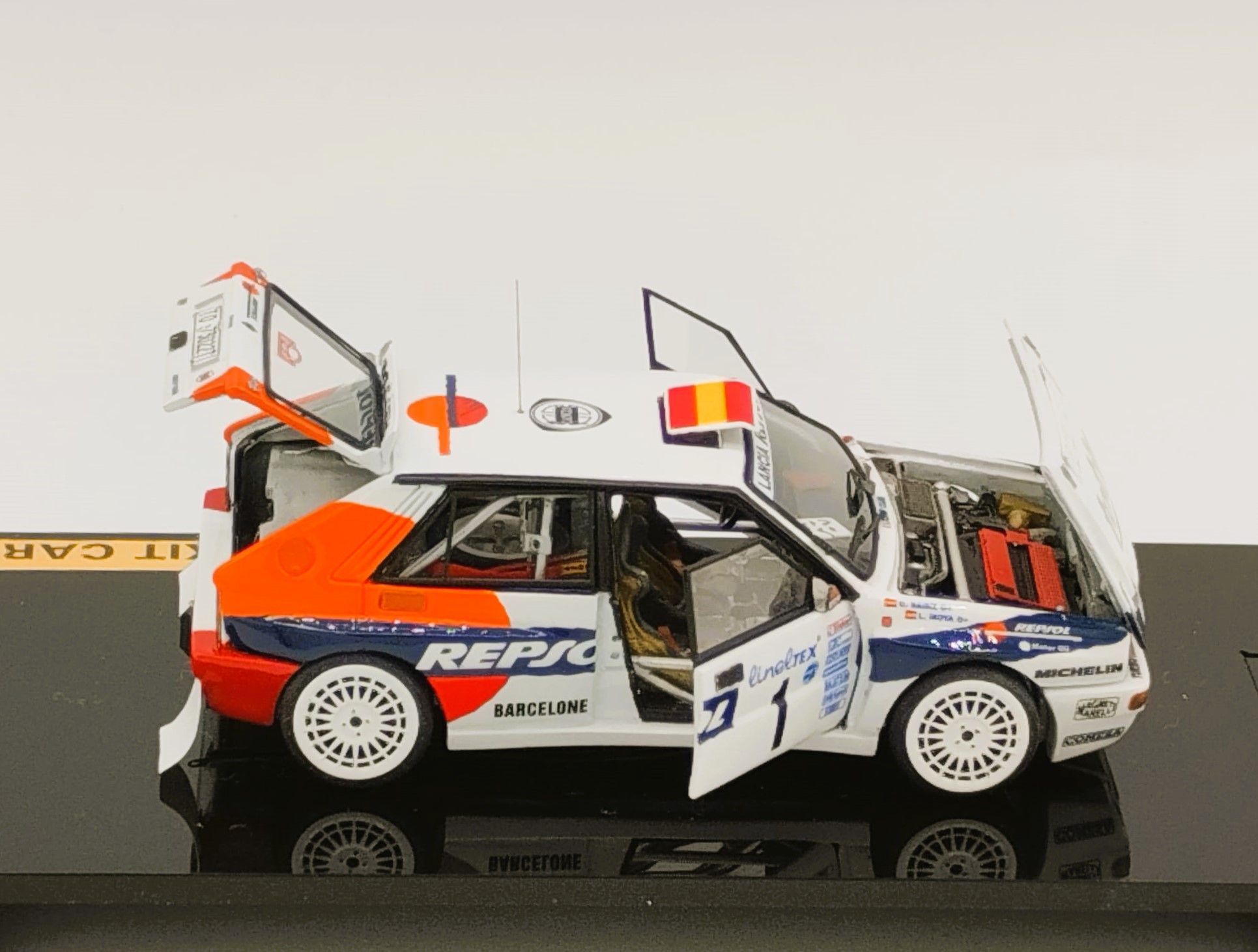LANCIA DELTA INTEGRALE "REPSOL" #1 C.SAINZ R.MONTE CARLO 1993 (ABIERTO/OPEN)(con vitrina metacrilato abrible) 1:43 KIT CAR 43 - Image 3
