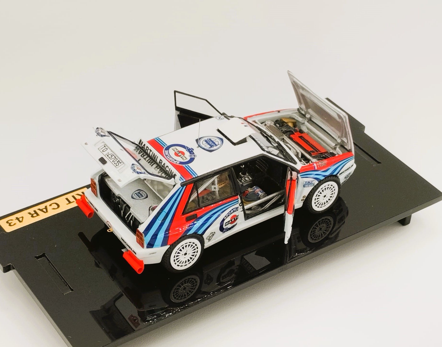 LANCIA DELTA INTEGRALE "MARTINI" #4 D.AURIOL winner R. MONTE CARLO 1992 (ABIERTO/OPEN)(con vitrina metacrilato abrible) 1:43 KIT CAR 43 - Image 2