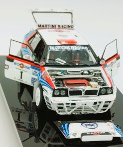 Alternative view of LANCIA DELTA INTEGRALE "MARTINI" #1 J.KANKKUNEN R.SAFARI 1992 (ABIERTO/OPEN)(con vitrina metacrilato abrible)  1:43 KIT CAR 43