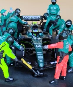 Alternative view of Diorama Pit Box F1 Aston Martin AMR23 F.Alonso 2023 (15 figuras) (medidas: 16,5x12x6 cms) 1:43 Kit Car 43