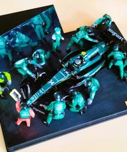 Diorama Pit Box F1 Aston Martin AMR23 F.Alonso 2023 (15 figuras) (medidas: 16,5x12x6 cms) 1:43 Kit Car 43 - Image 4