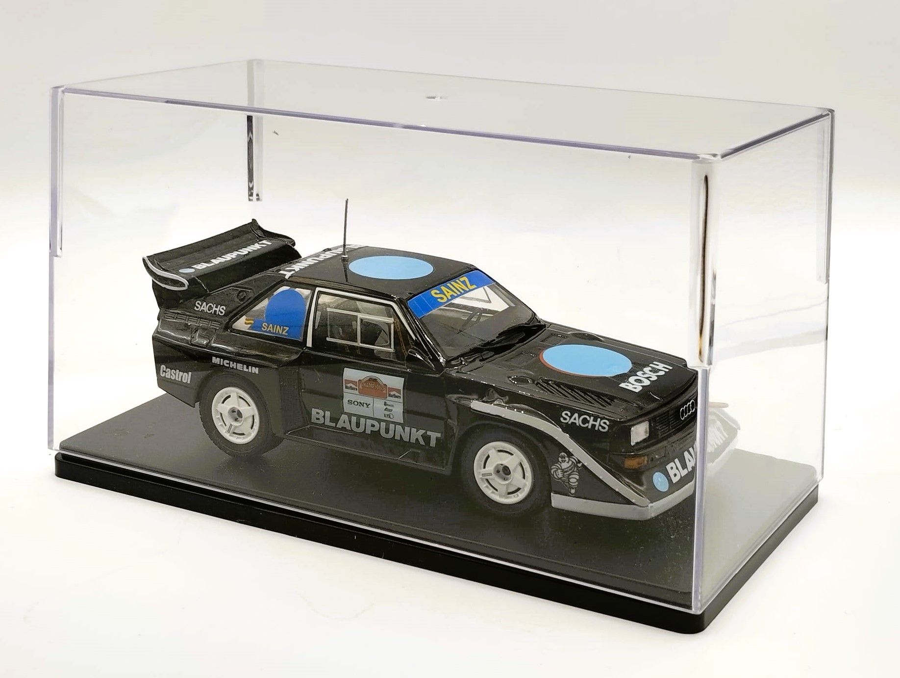 Audi Quattro S1 (coche negro) C.Sainz - Carrera de Campeones / Race of Champions 1990 (con vitrina) 1:24 Kit Car 43 - Image 2