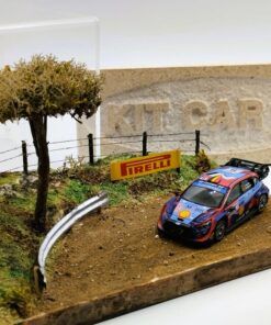[DIORAMA] Curva tramo tierra (17,50x11,50xh:10,20 cms), con vitrina metacrilato 1:64 Kit Car 43