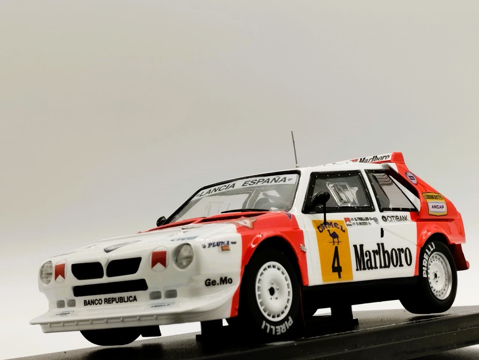 Lancia Delta S4 #4 "Marlboro" G.Trelles-M.Ortiz-Tallo Cto.España rallys de tierra RACE 1988 1:24 Kit Car 43 - Image 3