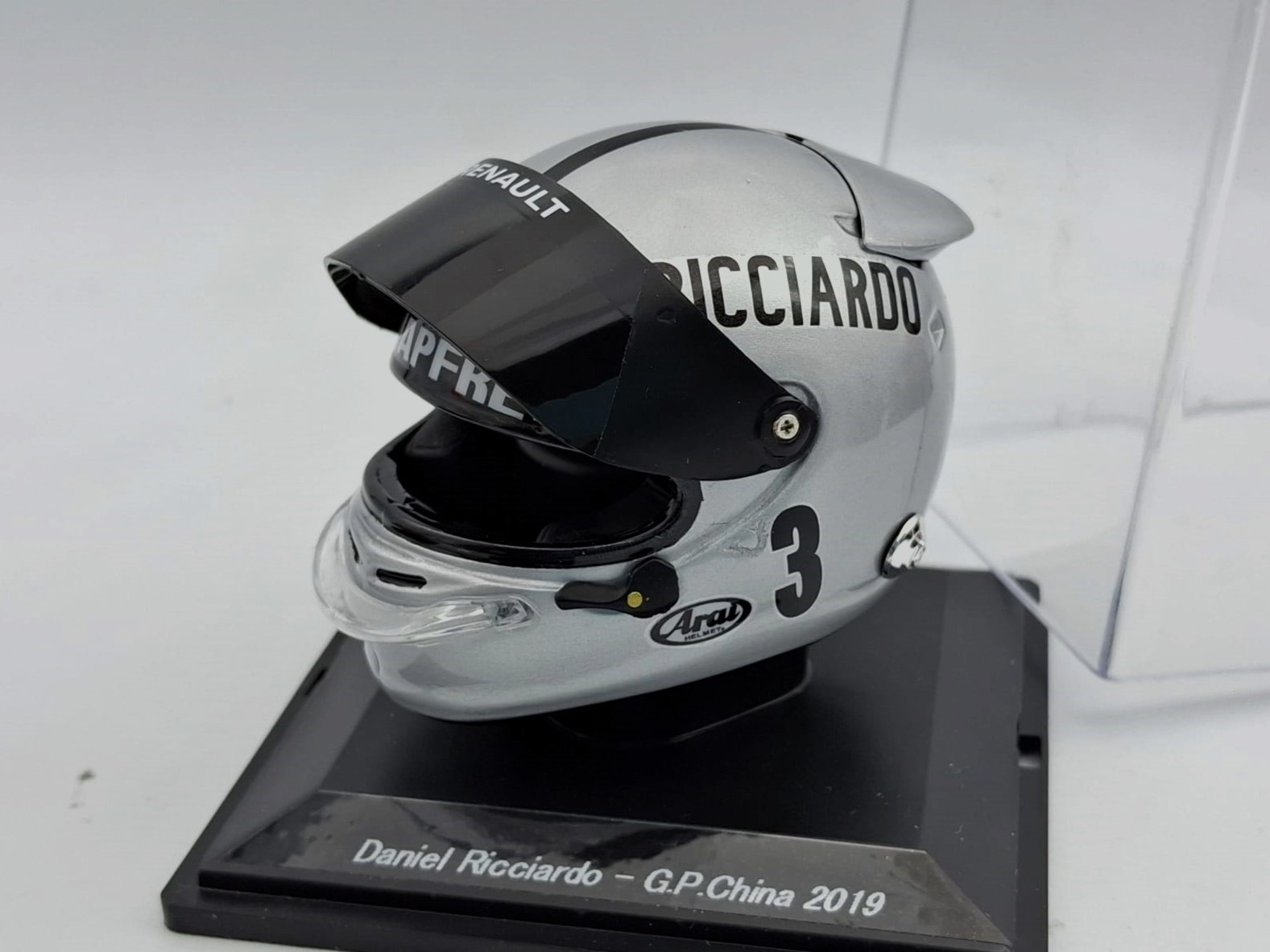 Casco Daniel Ricciardo G.P.China F1 2019 1:5 Genfe Models