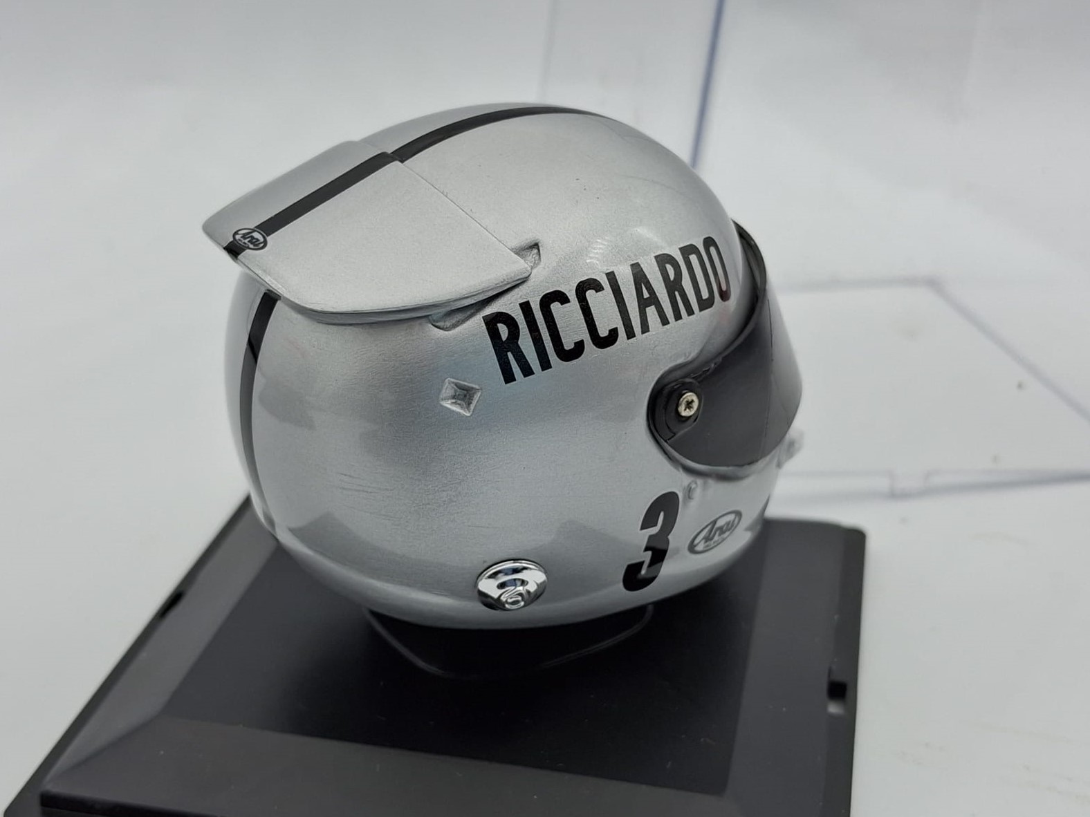 Casco Daniel Ricciardo G.P.China F1 2019 1:5 Genfe Models - Image 2