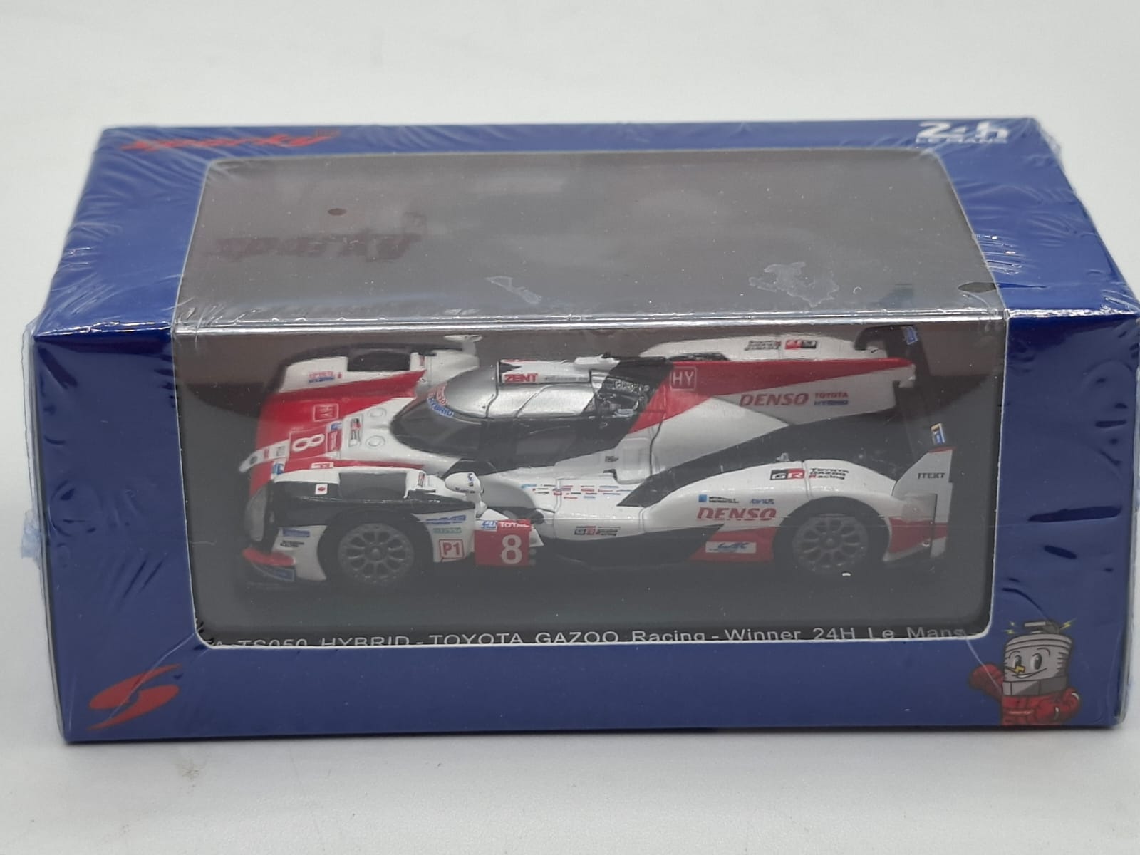 Toyota TS050 Hybrid #8 S.Buemi-K.Nakajima-F.Alonso Winner Le Mans 2018 1:64 Spark