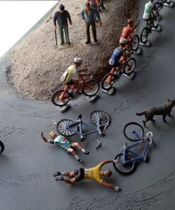 [DIORAMA] Tramo de subida Vuelta ciclista con figuras (125 x 34 x h: 21 cms. / Con vitrina metacril.)  1:43 Kit Car 43 - Image 6