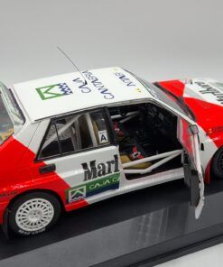 Alternative view of Lancia Delta HF "Marlb./C.Cantab." #2 J.Puras-A.Romaní Rally Ourense 1992 (con vitrina)  1:18 Kit Car 43